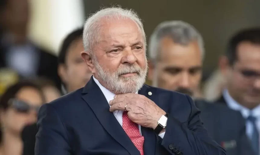 Lula diz que Trump só fala "bobagens" e se comporta como anarquista