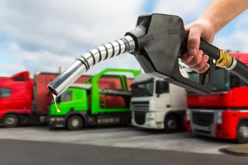 Petrobras anuncia novo corte no preço do diesel; litro cai para R$ 3,27 nas distribuidoras