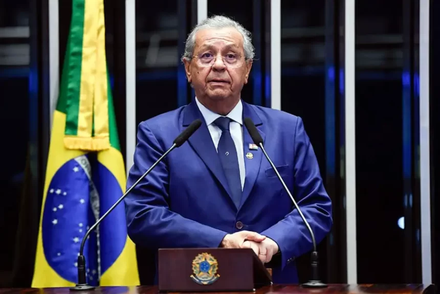 Senador Jayme Campos diz ser vítima de desconto indevido no INSS desde 2024