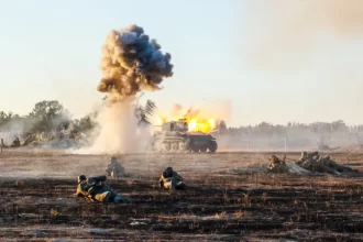 Tensão nuclear cresce com novo confronto entre Índia e Paquistão na Caxemira