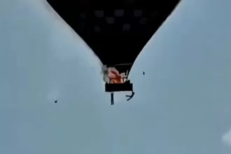 Novas imagens mostram pessoas pulando do balão que caiu em Santa Catarina