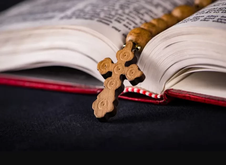 Número de católicos cai e Evangélicos já representam 26,9% da população brasileira