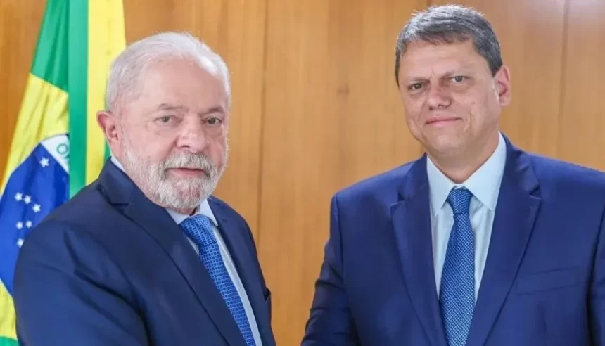Tarcisio de Freitas aparece 11 pontos à frente de Lula no 2ª turno, aponta pesquisa Futura