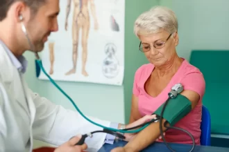 12 por 7 ou 13 por 8? Confira as novas diretrizes que definem a pressão altas