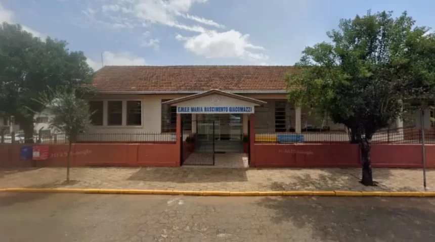 Adolescente invade escola no RS, esfaqueia alunos e mata criança de 9 anos