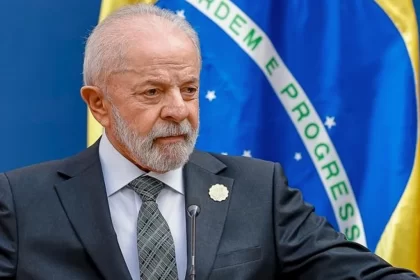 'Aqui ninguém põe a mão', diz Lula sobre Donald Trump