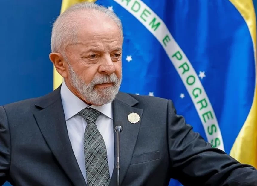 'Aqui ninguém põe a mão', diz Lula sobre Donald Trump