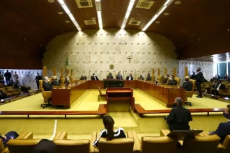 Câmara aprova aumento de salário e a criação de 160 novos cargos no STF