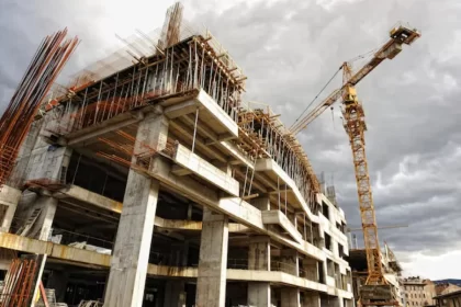 Financiamentos para construção civil caem mais de 60% nos primeiros meses de 2025