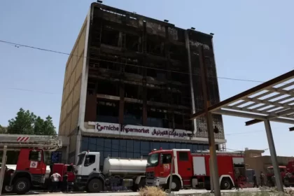 Incêndio de grandes proporções em shopping no Iraque deixa ao menos 69 mortos