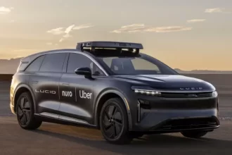 Menos Empregos - Uber fecha acordo milionário para trocar motoristas humanos por robôs