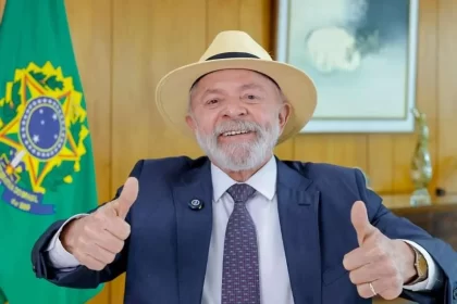 "Sou 20 vezes melhor que (Bolsonaro)", declarou Lula ao New York Times