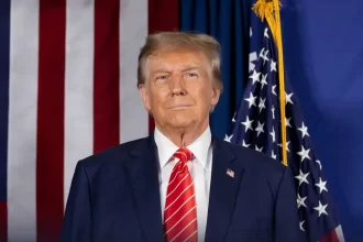 Trump faz post em apoio a Bolsonaro e critica perseguição política