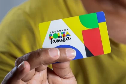 10 dos 27 estados têm mais Bolsa Família que emprego com carteira assinada