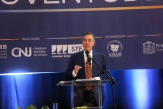 Durante evento em Cuiabá, Ministro Barroso rebate acusações de “ditadura do Judiciário” no Brasil