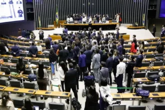 Em derrota do governo, Oposição elege presidente e relator da CPMI do INSS