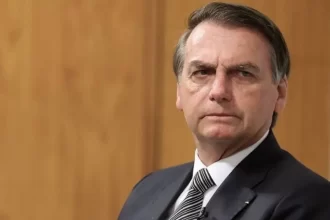 Moraes determina reforço no monitoramento da área externa da casa de Bolsonaro