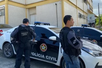 Polícia desarticula app de transporte semelhante ao Uber criado pelo Comando Vermelho