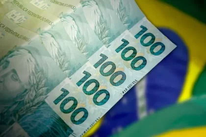 Dívida do Brasil atinge 90% do PIB e pressiona contas públicas, aponta FMI