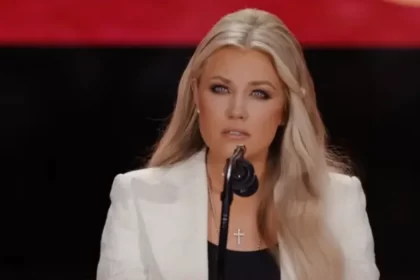 Viúva de Charlie Kirk emociona multidão ao perdoar assassino durante funeral