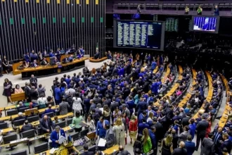 Câmara derruba MP do IOF e impede aumento de impostos para 2026