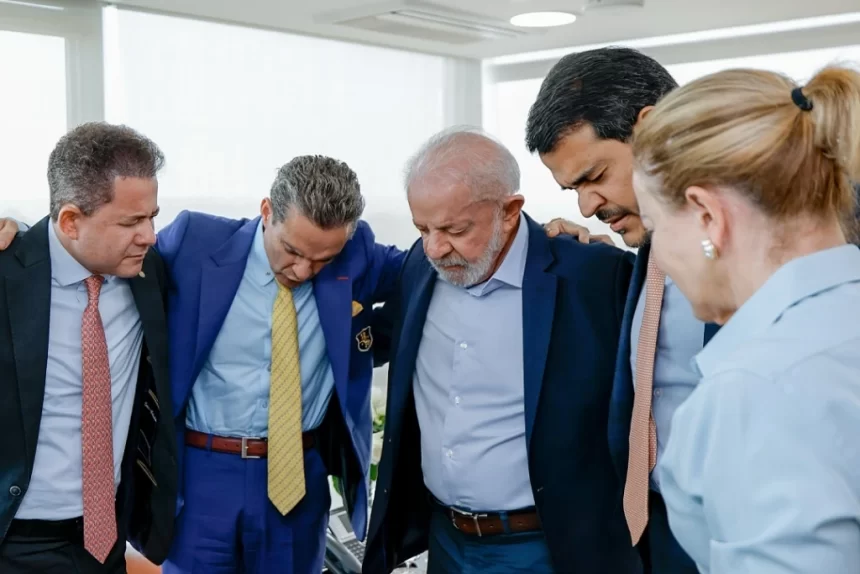 Lula recebeu evangélicos para orações no Palácio do Planalto