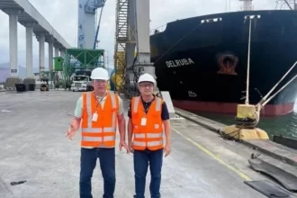 Navio iraniano sancionado pelos EUA aporta em Santa Catarina