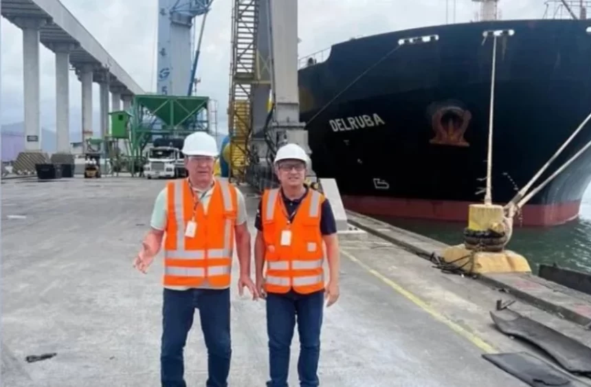 Navio iraniano sancionado pelos EUA aporta em Santa Catarina