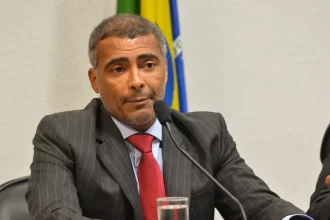 STJ suspende leilão de bens do senador Romário avaliado em mais de R$ 10 milhões
