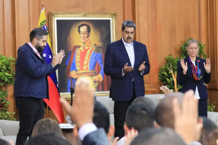 Após aperto de Trump, Maduro diz que se entregou a Jesus e pede orações