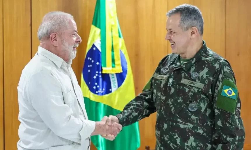 Em reunião com Moraes, Comandante do Exército organiza prisões de militares
