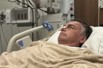 24 horas depois, Bolsonaro retorna ao centro cirúrgico para novo procedimento