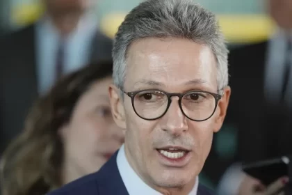 CPMI do INSS aprova convocação de Zema e dono do Banco Master