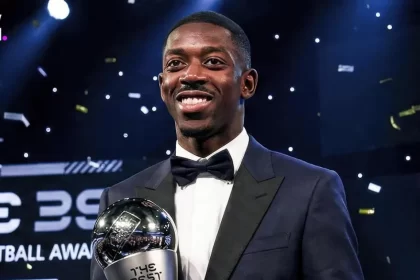 Dembélé do PSG é eleito o melhor jogador do mundo em 2025