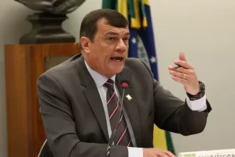 Moraes autoriza General Paulo Sérgio a trabalhar e ler para reduzir a pena