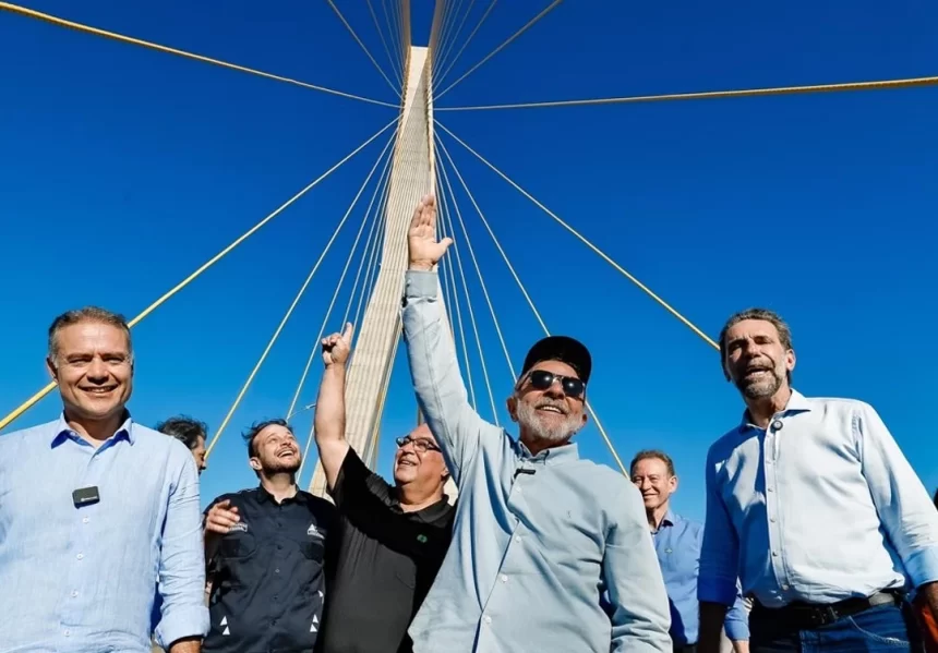 Presidente Lula 'reinaugura' ponte construída e inaugurada por Jair Bolsonaro em 2022