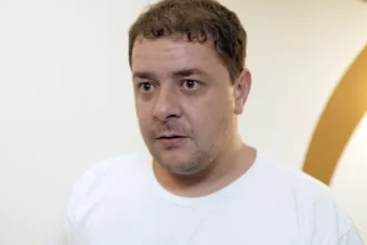 Lulinha deixa o Brasil em meio a investigações da PF sobre roubo de aposentados