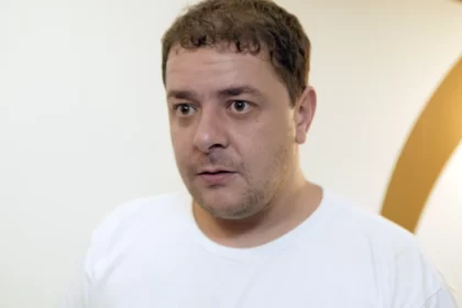 Lulinha deixa o Brasil em meio a investigações da PF sobre roubo de aposentados