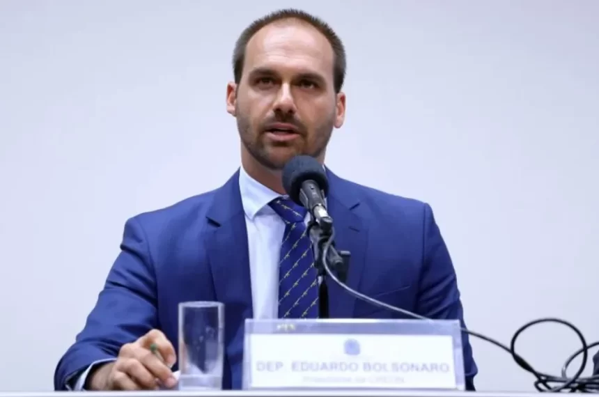 PF determina retorno de Eduardo Bolsonaro ao cargo de escrivão após perda de mandato
