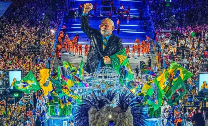 Escola que homenageou Lula teve piores notas e foi rebaixada no RJ