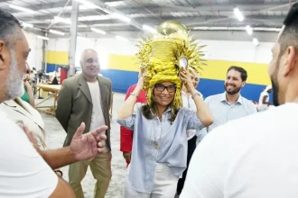 Janja utilizou avião da FAB para acompanhar preparativos do desfile de Lula