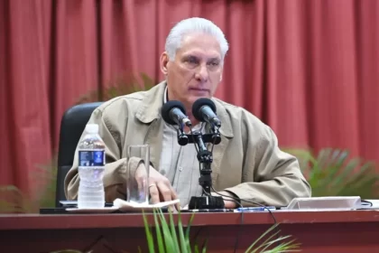 Tremendo ação militar, ditador de Cuba está pronto para negociar com EUA