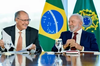 Alckmin é confirmado como vice na chapa de Lula para tentativa de reeleição