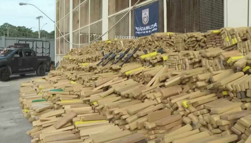 PM do Rio apreende quase 50 toneladas de maconha no Complexo da Maré