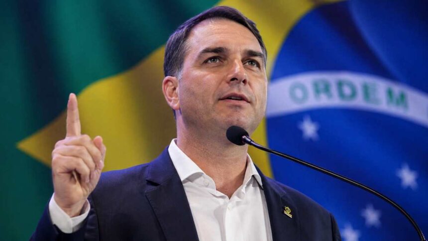 Flávio Bolsonaro é oficializado pelo PL como candidato à Presidência