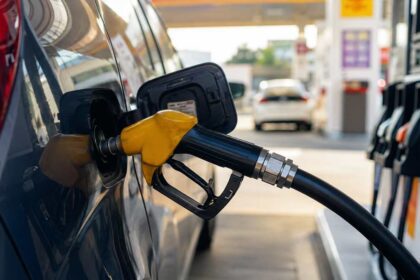 Governo prorroga subsídio de R$ 0,44 sobre a gasolina por mais 30 dias