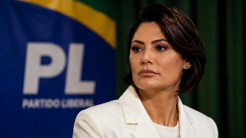 Michelle Bolsonaro deixa presidência do PL Mulher