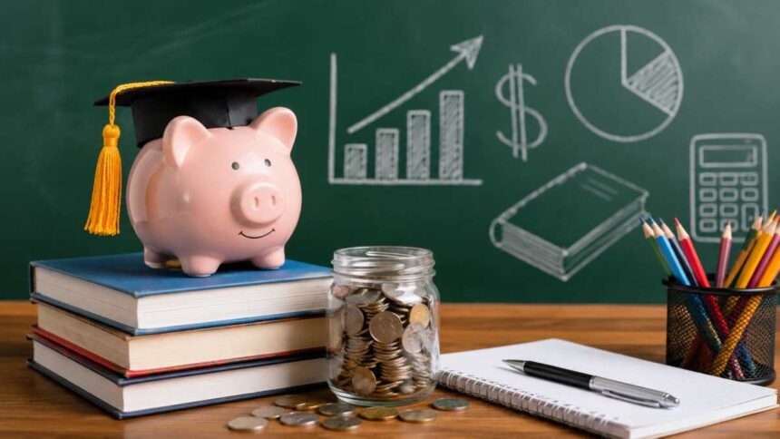 Senado aprova PL que inclui educação financeira no currículo escolar