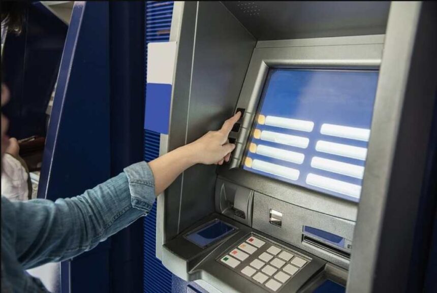 Bancários aprovam paralisação de 24 horas em todo o país nesta quinta-feira