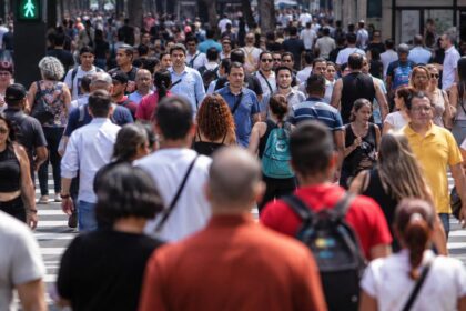 Brasil ultrapassa 214 milhões de habitantes, aponta IBGE